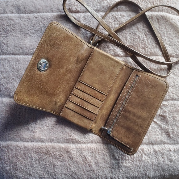 🎉💄TAKE IT SALE💋🥂Roots Clutch/ Wallet Mini Bag - Picture 6 of 6